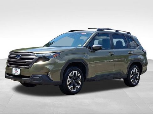 Used 2026 Subaru Forester Premium AWD/4WD image 3