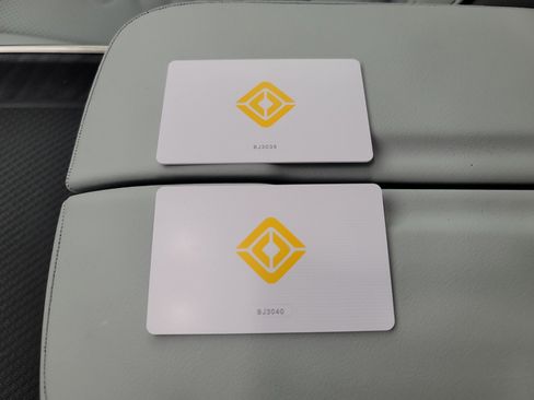 Used 2024 Rivian R1S Adventure image 31