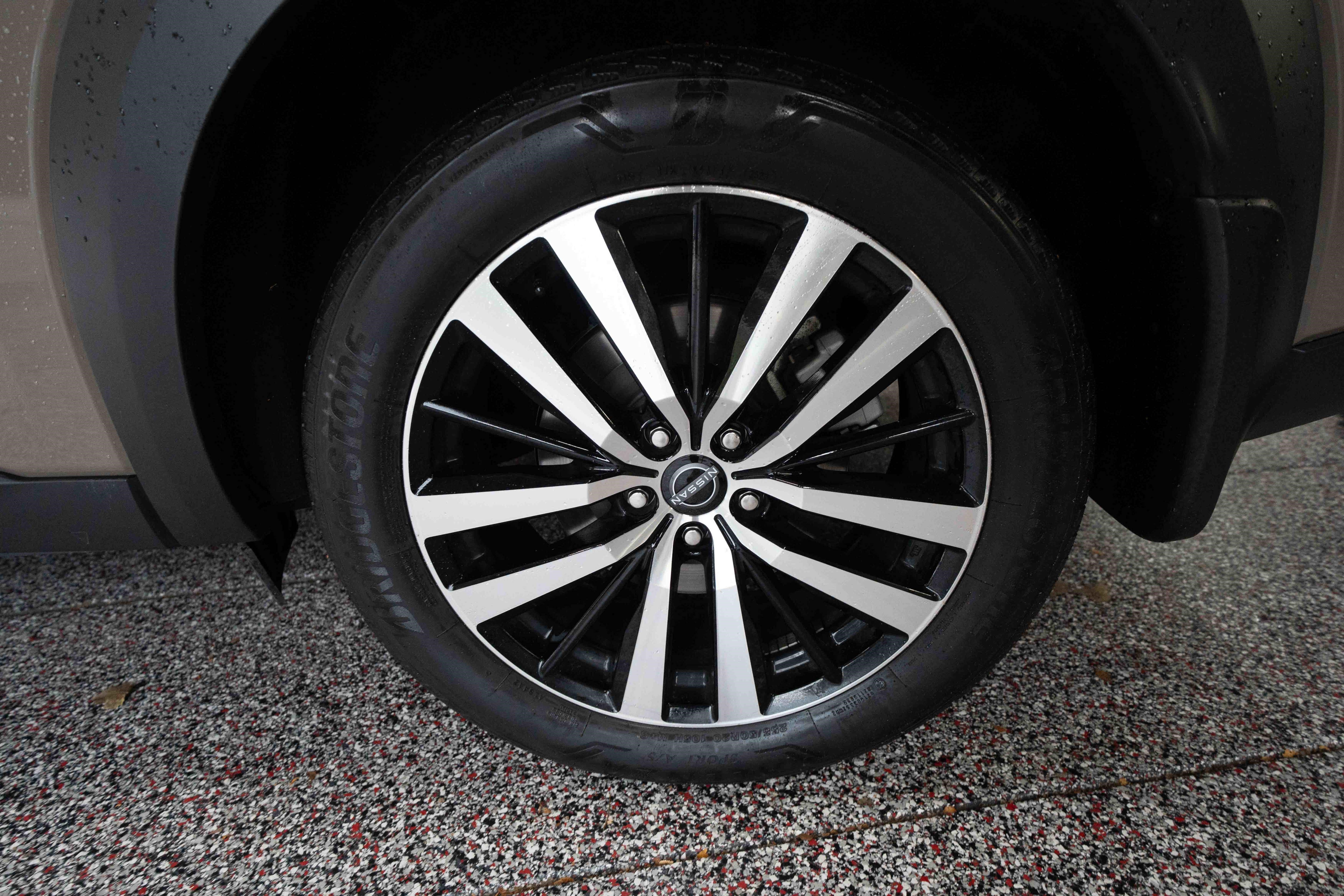 Used 2024 Nissan Pathfinder Platinum AWD/4WD image 30
