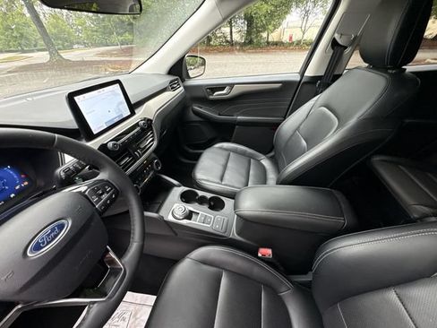 Used 2022 Ford Escape SEL w/ Technology Package FWD image 21
