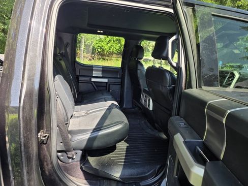 Used 2015 Ford F150 Lariat w/ Equipment Group 502A Luxury RWD image 21