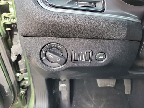 Used 2022 Dodge Challenger R/T image 18