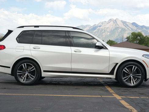 Used 2022 BMW X7 xDrive40i w/ M Sport Package AWD/4WD image 6