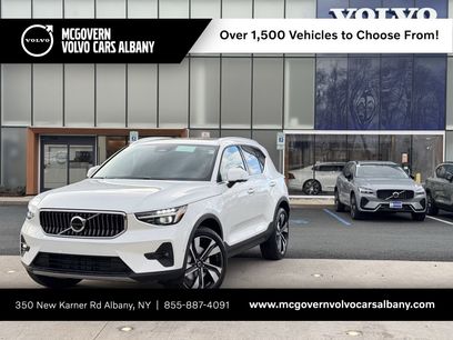 New 2025 Volvo XC40 B5 Ultra w/ Climate Package