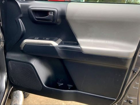 Used 2019 Toyota Tacoma SR5 image 22