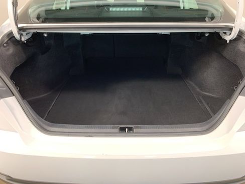 Used 2025 Toyota Camry LE image 13