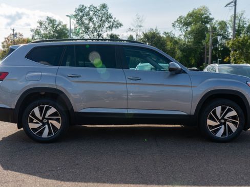 New 2026 Volkswagen Atlas SE image 7