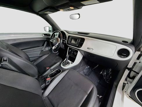 Used 2019 Volkswagen Beetle 2.0T S FWD image 25