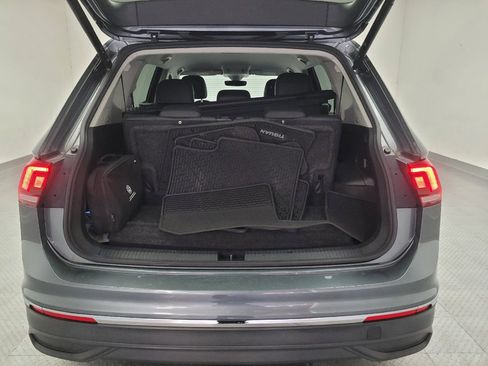 Used 2022 Volkswagen Tiguan SE FWD image 29