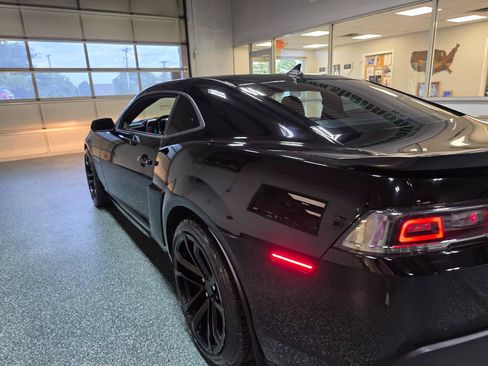 Used 2014 Chevrolet Camaro SS w/ SS Performance Package RWD image 10