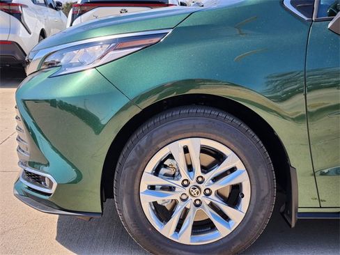 New 2026 Toyota Sienna Limited image 5