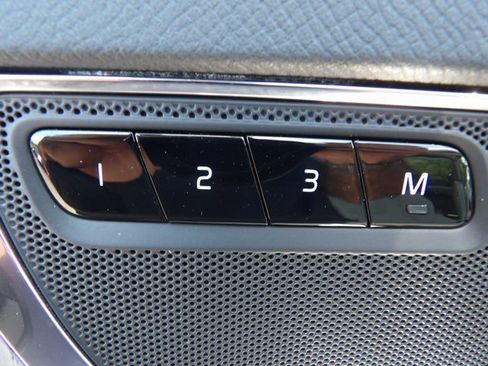 Certified 2025 Volvo XC90 T8 Plus AWD/4WD image 15