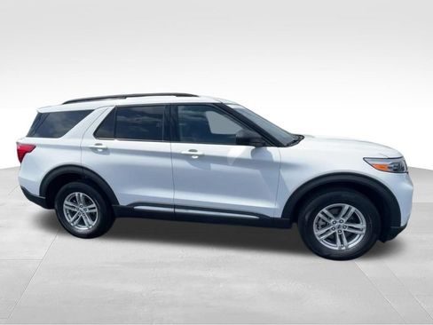 Used 2023 Ford Explorer XLT w/ Equipment Group 202A AWD/4WD image 9