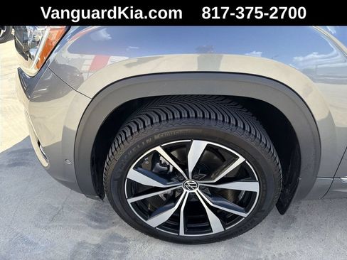 Used 2024 Volkswagen Atlas SEL Premium R-Line AWD/4WD image 21