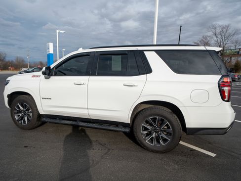 Used 2021 Chevrolet Tahoe Z71 w/ Z71 Signature Package image 4
