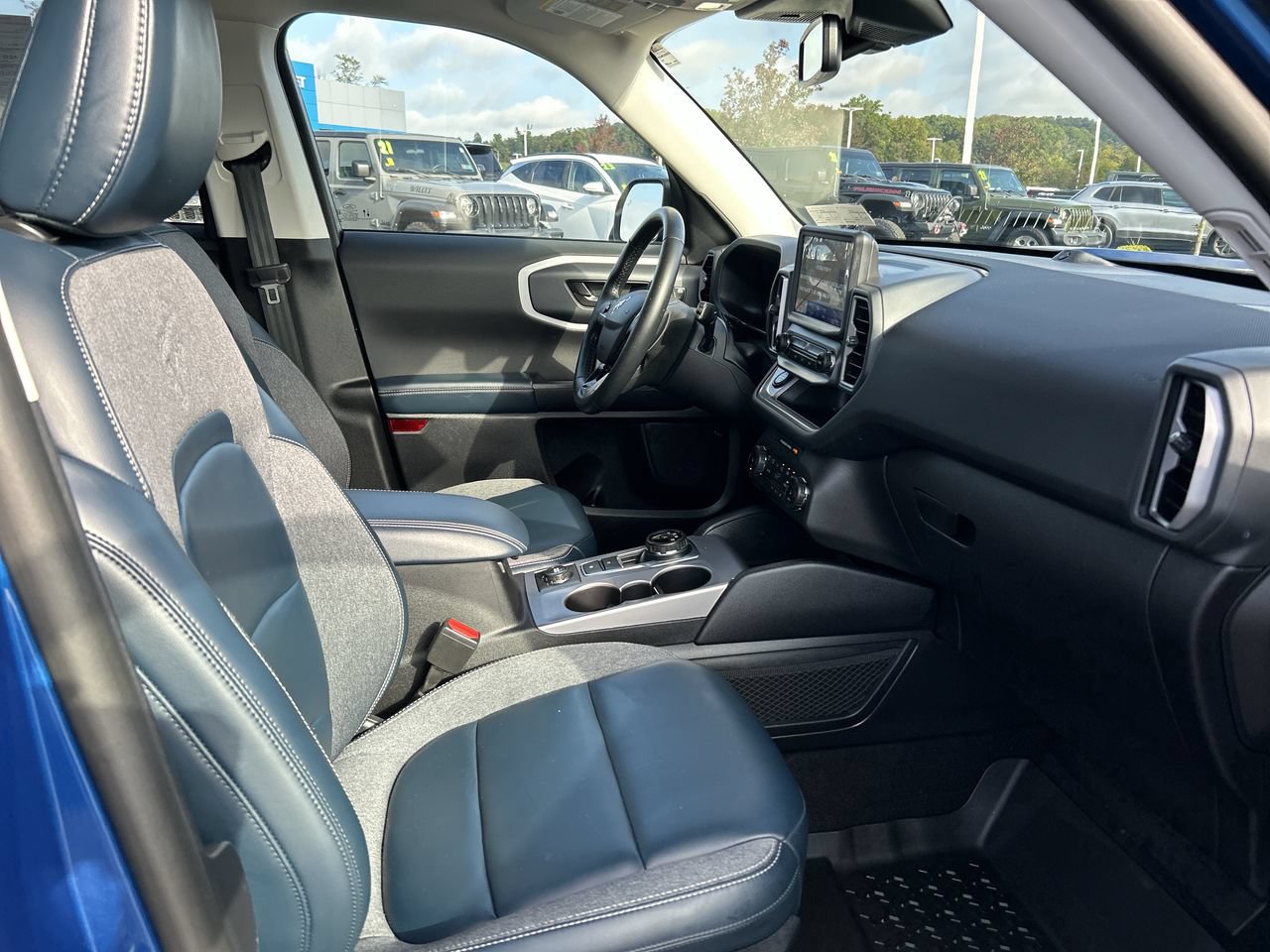 Used 2024 Ford Bronco Sport Outer Banks w/ Tech Package AWD/4WD image 13