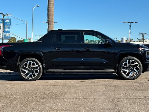 New 2024 Chevrolet Silverado EV RST image 3