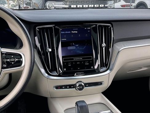 Used 2024 Volvo S60 B5 Plus image 5