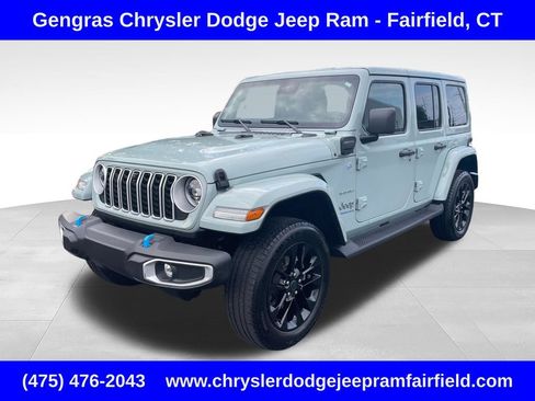 Used 2024 Jeep Wrangler Unlimited Sahara w/ Dual Top Group AWD/4WD image 3