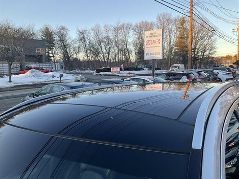 Used 2020 INFINITI QX50 Luxe w/ Navigation Package image 9