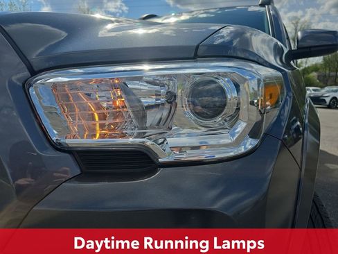 Certified 2023 Toyota Tacoma SR5 AWD/4WD image 35