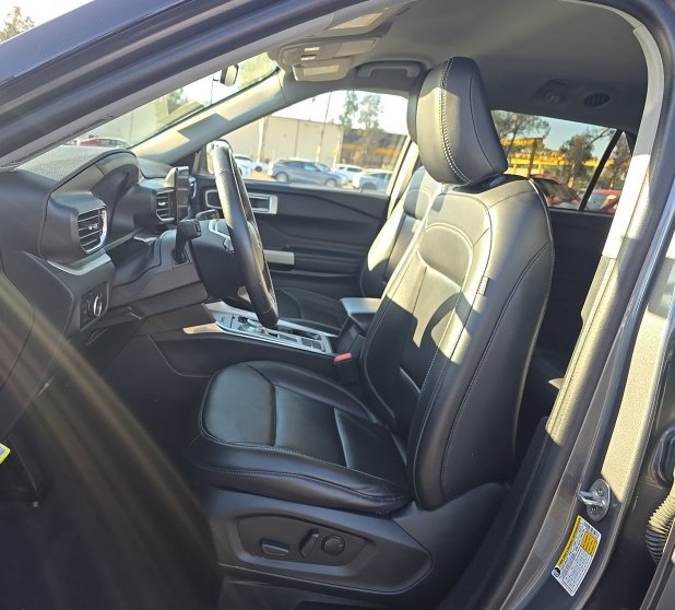 Used 2023 Ford Explorer XLT w/ Equipment Group 202A RWD image 5