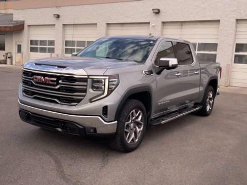 Used 2023 GMC Sierra 1500 SLT AWD/4WD image 5