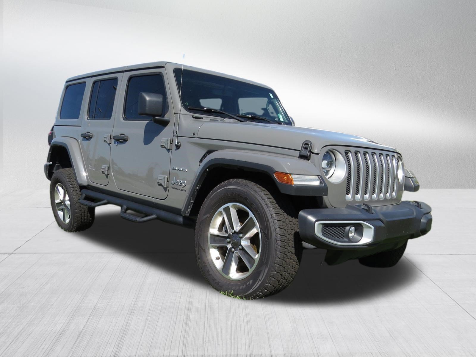 Used 2023 Jeep Wrangler Unlimited Sahara w/ Dual Top Group AWD/4WD image 10