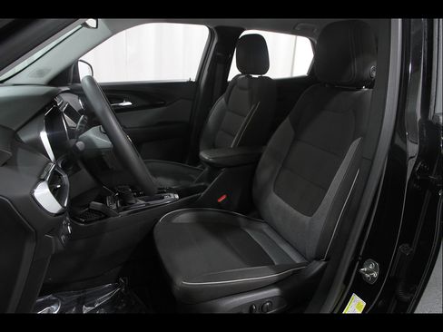 Used 2023 Chevrolet TrailBlazer LT w/ Convenience Package AWD/4WD image 5