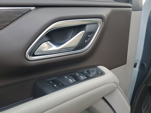 Used 2024 Chevrolet Tahoe LT w/ LT Signature Package image 22