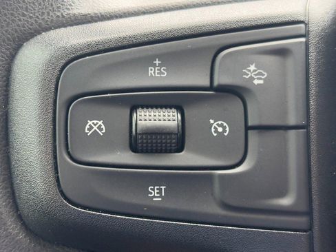 Used 2025 Chevrolet Silverado 1500 Custom image 17