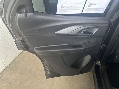 Used 2021 Chevrolet TrailBlazer LT w/ Premium Seating Package FWD image 3