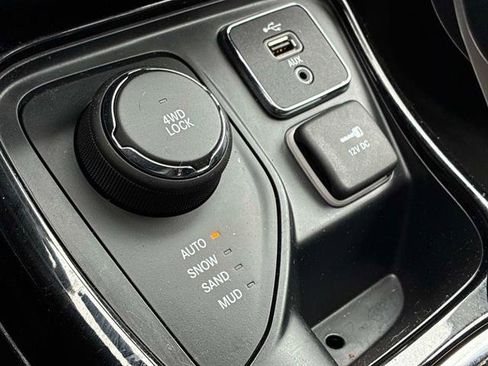 Used 2017 Jeep Compass Limited w/ Navigation Group image 29