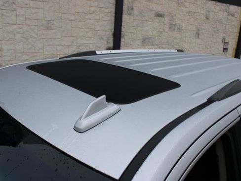 Used 2017 GMC Yukon Denali w/ Open Road Package image 4