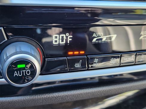 Used 2022 BMW 530i xDrive w/ M Sport Package image 27