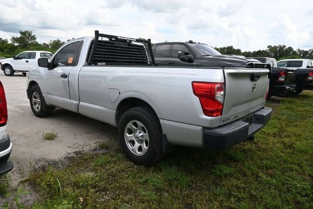Used 2018 Nissan Titan S RWD image 15