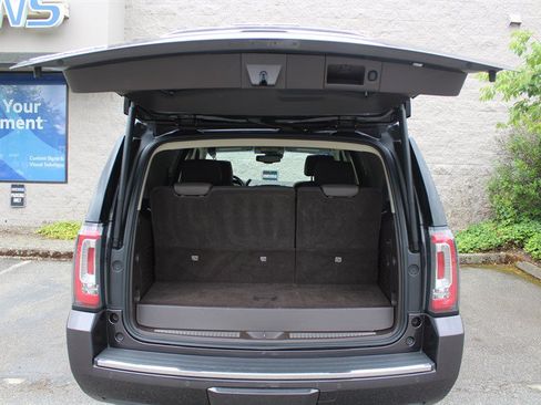 Used 2018 GMC Yukon Denali w/ Denali Ultimate Package AWD/4WD image 30