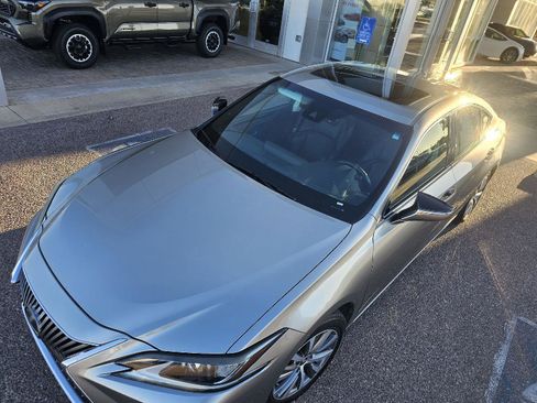 Used 2020 Lexus ES 350 w/ Accessory Package 2 FWD image 14