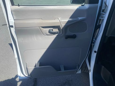 Used 2007 Ford E-250 and Econoline 250 image 8