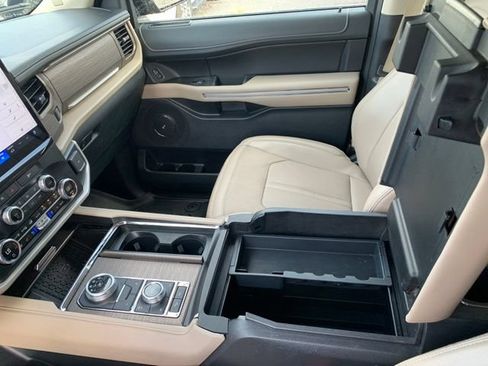 Used 2024 Ford Expedition Max Limited AWD/4WD image 34
