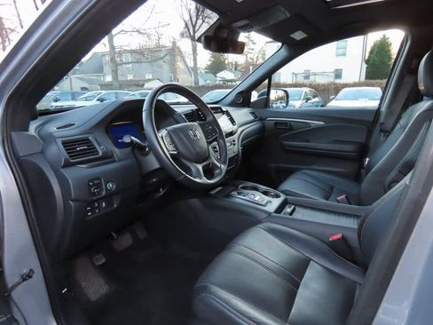 Certified 2023 Honda Passport TrailSport image 2