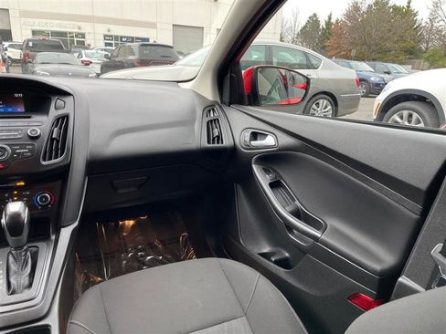 Used 2015 Ford Focus SE FWD image 10