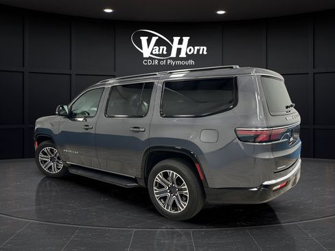 Used 2023 Jeep Wagoneer 4WD w/ Premium Group I image 5