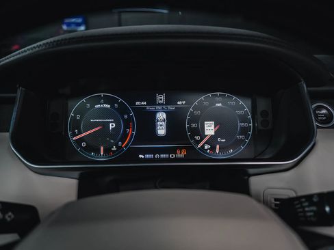 Used 2016 Land Rover Range Rover Long Wheelbase Supercharged image 49