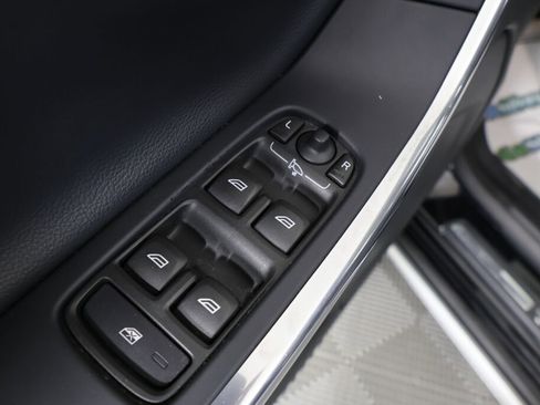 Used 2016 Volvo V60 T5 Cross Country Platinum image 31