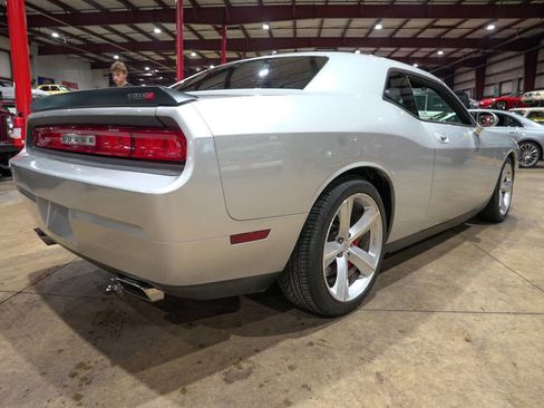 Used 2009 Dodge Challenger SRT8 RWD image 8