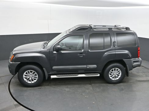 Used 2015 Nissan Xterra S image 34