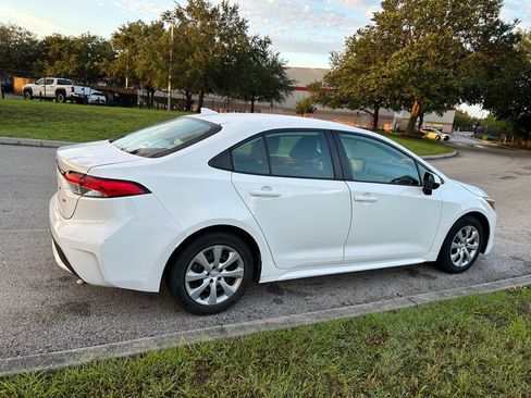 Used 2021 Toyota Corolla LE FWD image 6