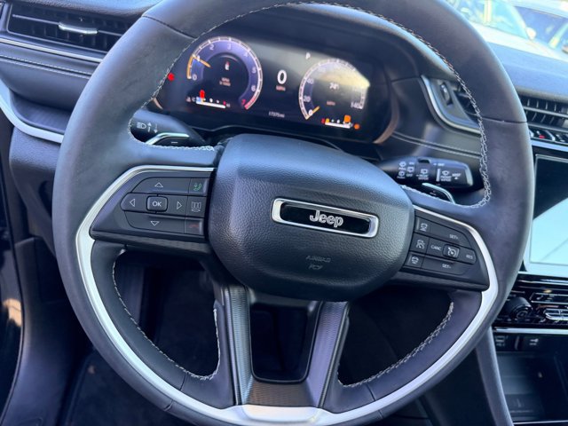 Used 2024 Jeep Grand Cherokee Altitude AWD/4WD image 18