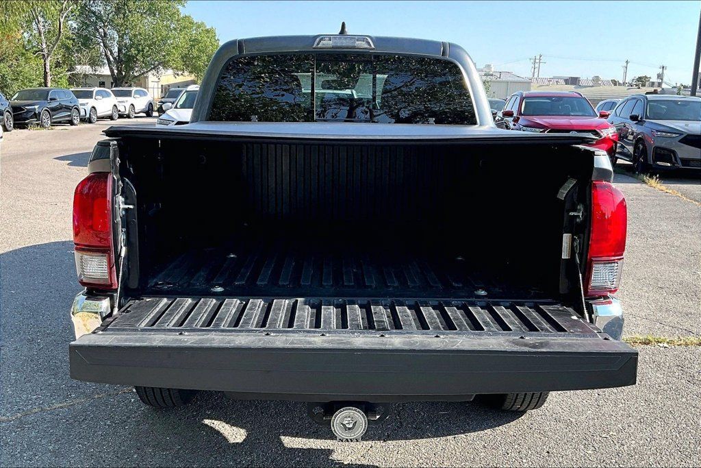 Used 2024 Toyota Tacoma TRD Sport AWD/4WD image 38